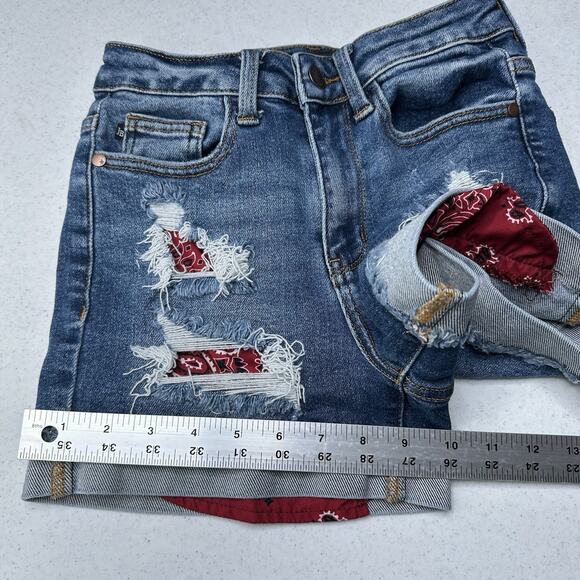 Judy Blue Shorts Womens XS Cuffed Blue Jean Denim Distressed Bandana Print *Flaw - Picture 8 of 11